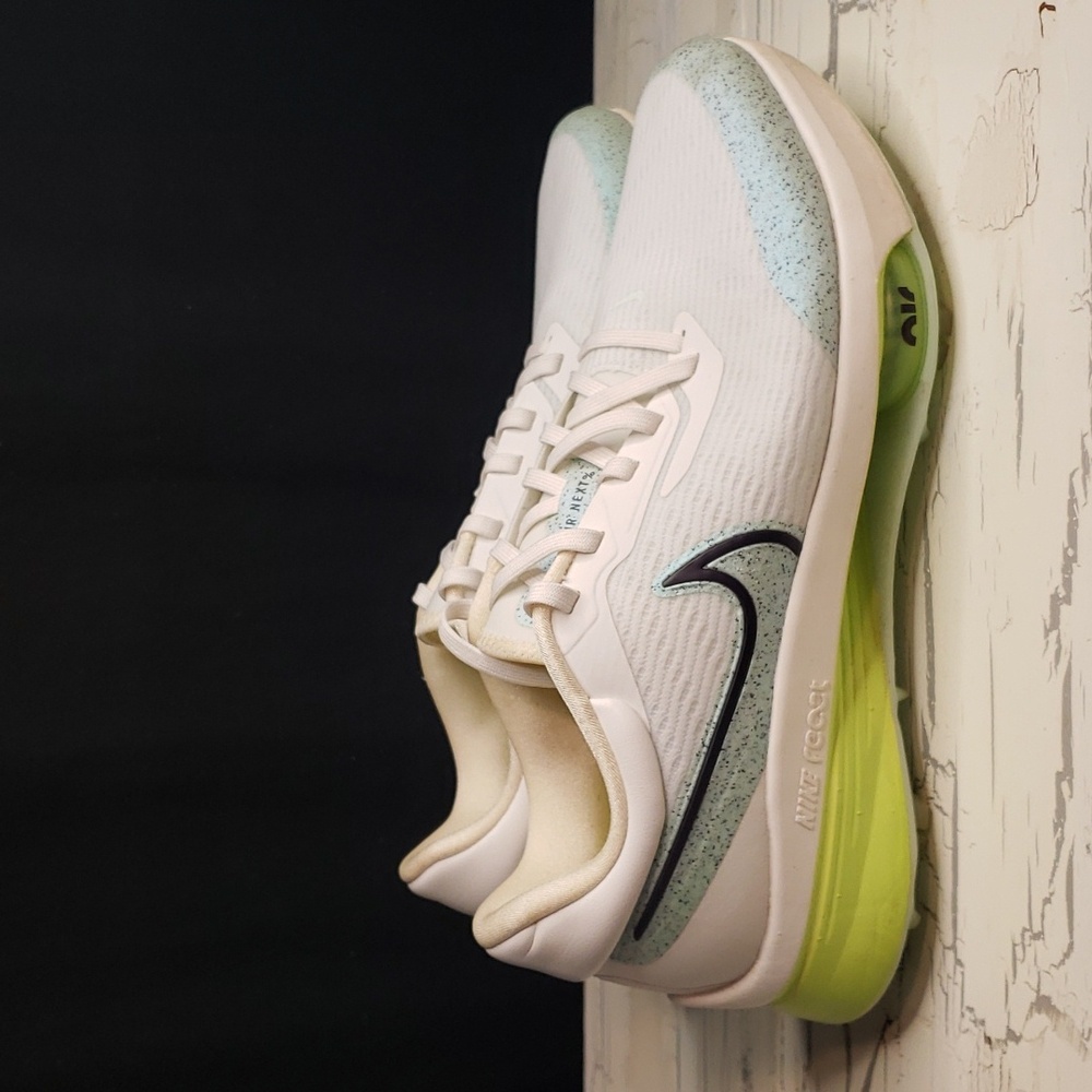 Nike Zoom Infinity Tour Next% Golf Shoe in Sail Green Coconut- Men's size 9